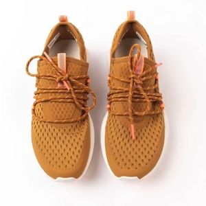 Sorel kinetic impact sneaker size 10